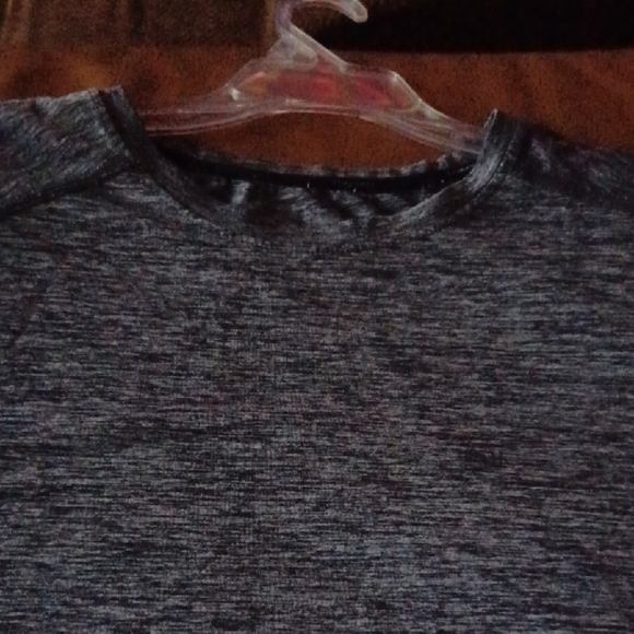 💙🌺Gray Heathered Top - Picture 4 of 6